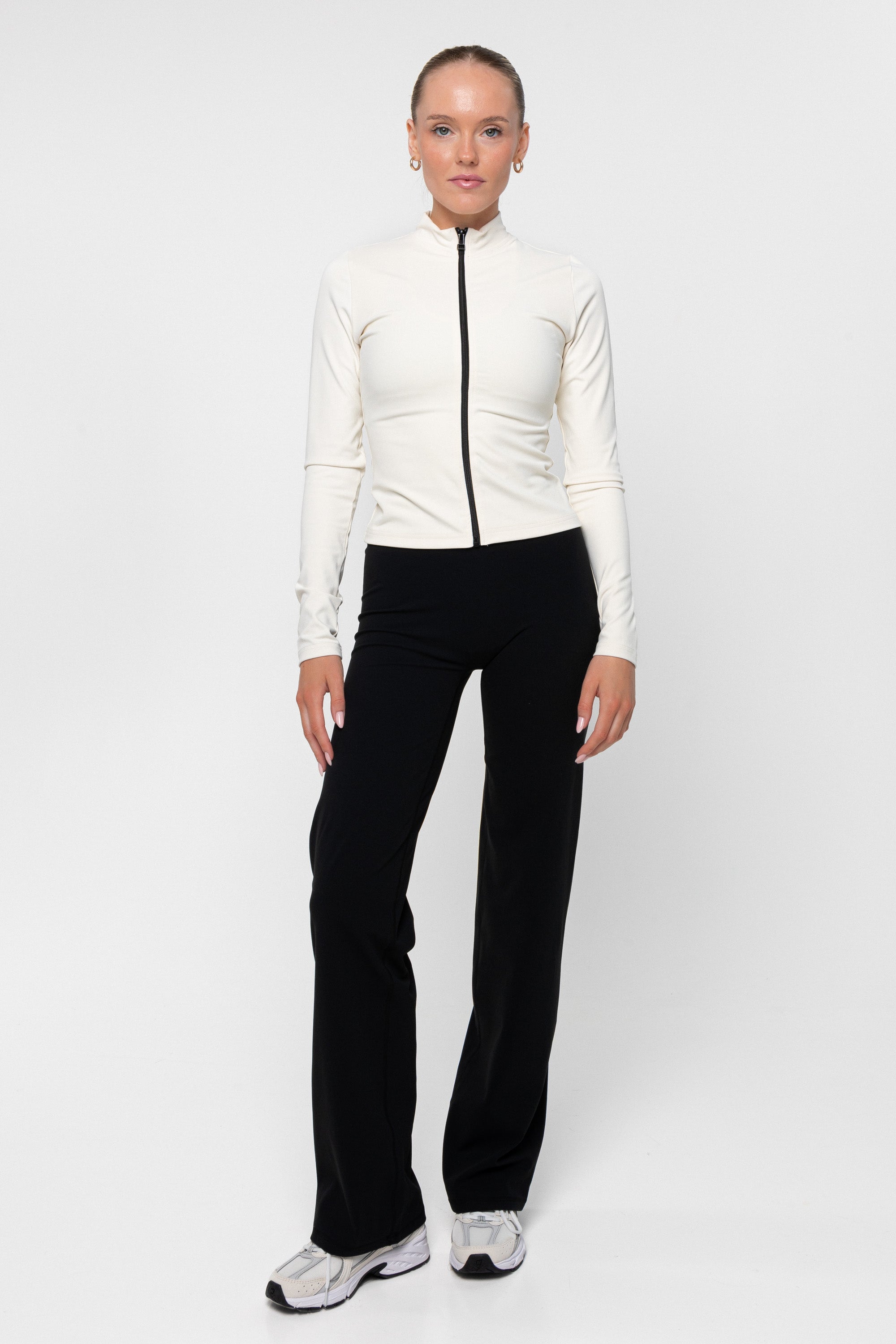 STRAIGHT LEG PANTS - BLACK