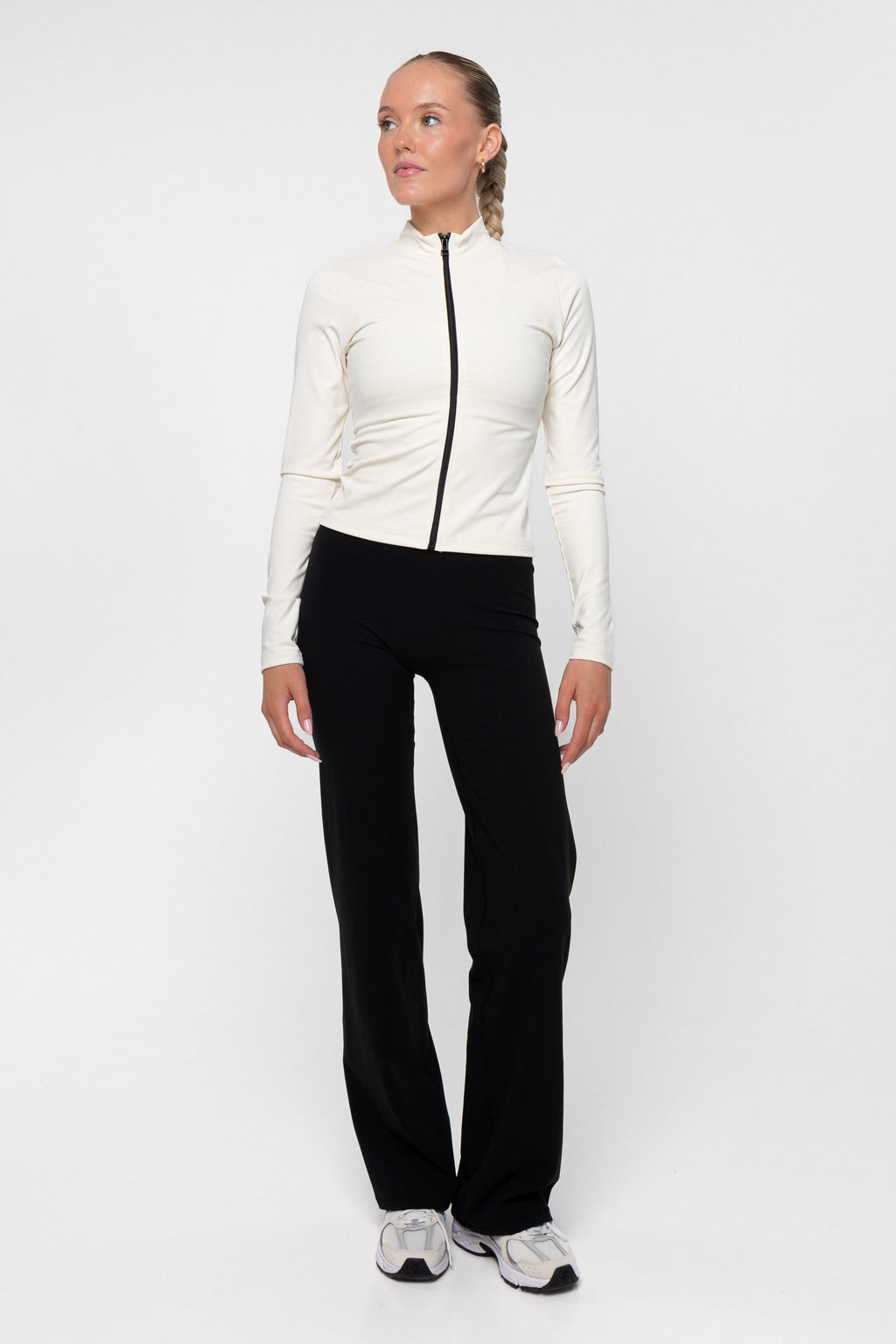 STRAIGHT LEG PANTS - BLACK