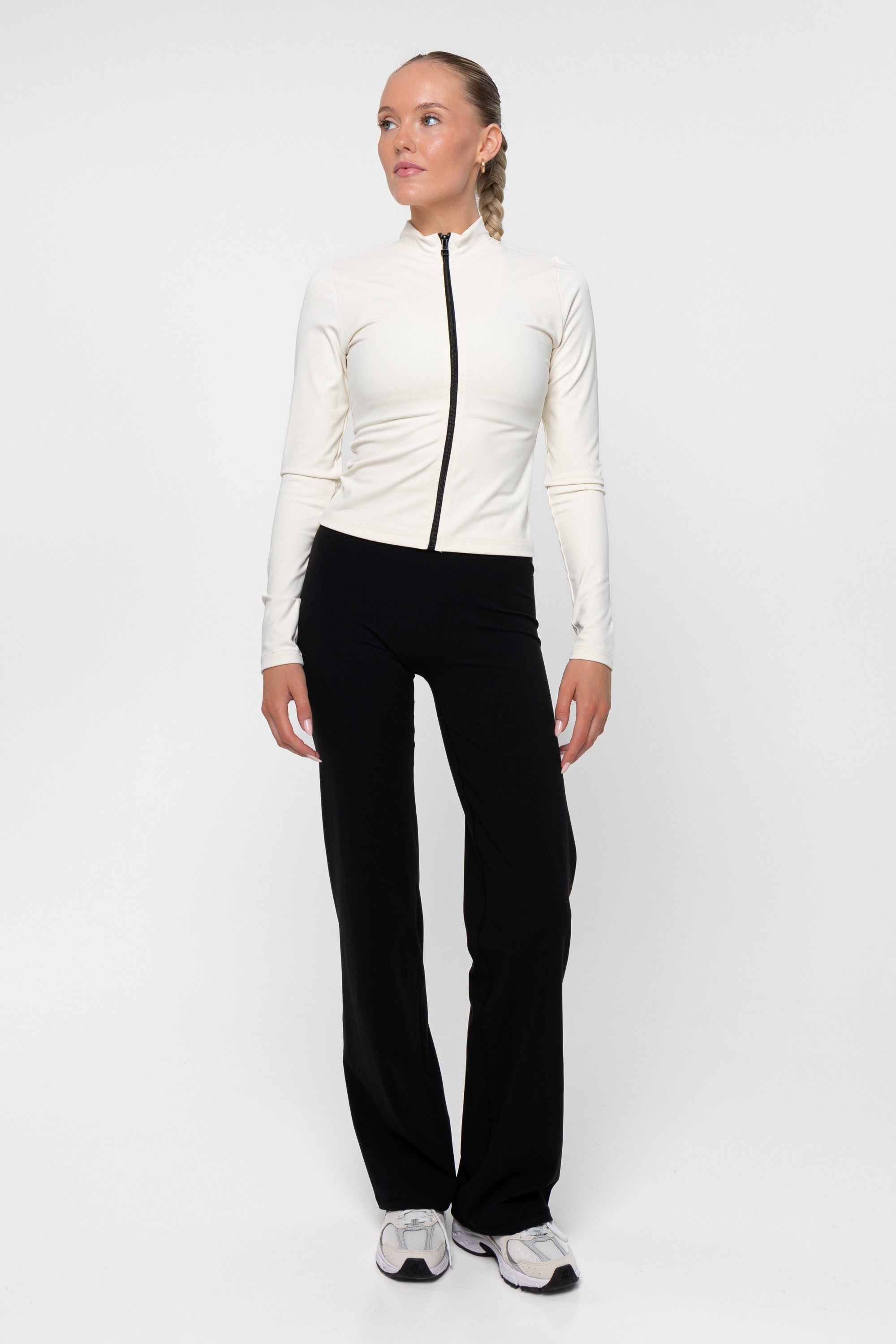 STRAIGHT LEG PANTS - BLACK