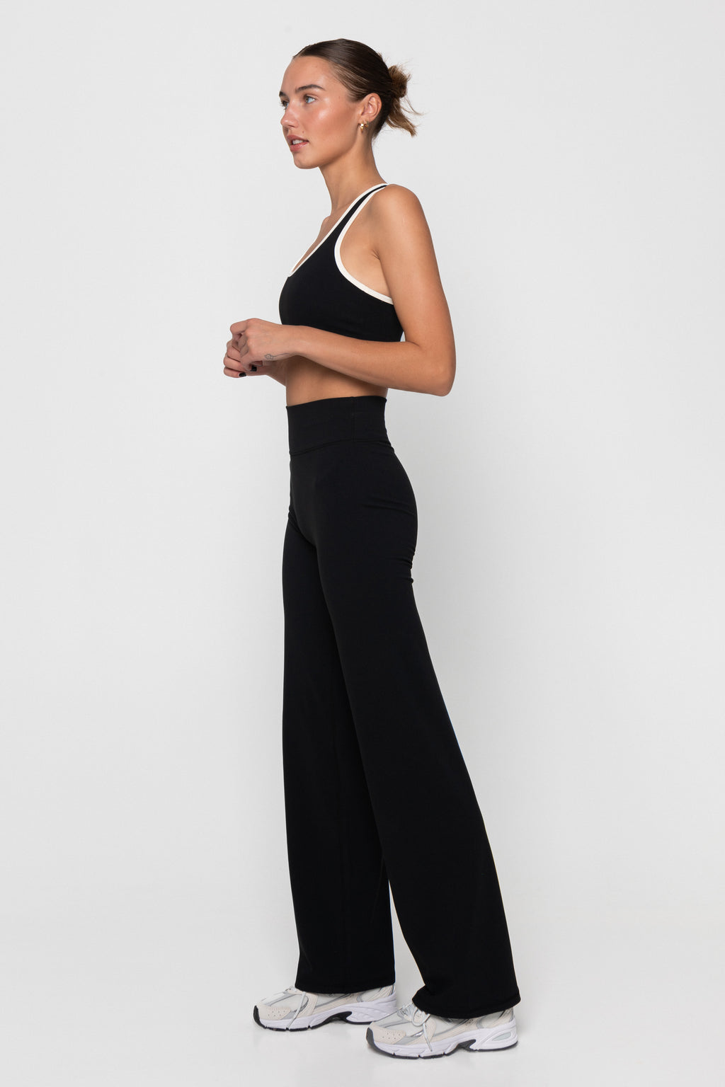 STRAIGHT LEG PANTS - BLACK