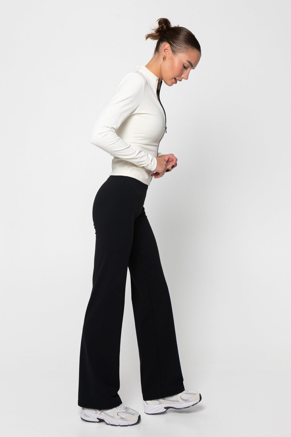 STRAIGHT LEG PANTS - BLACK