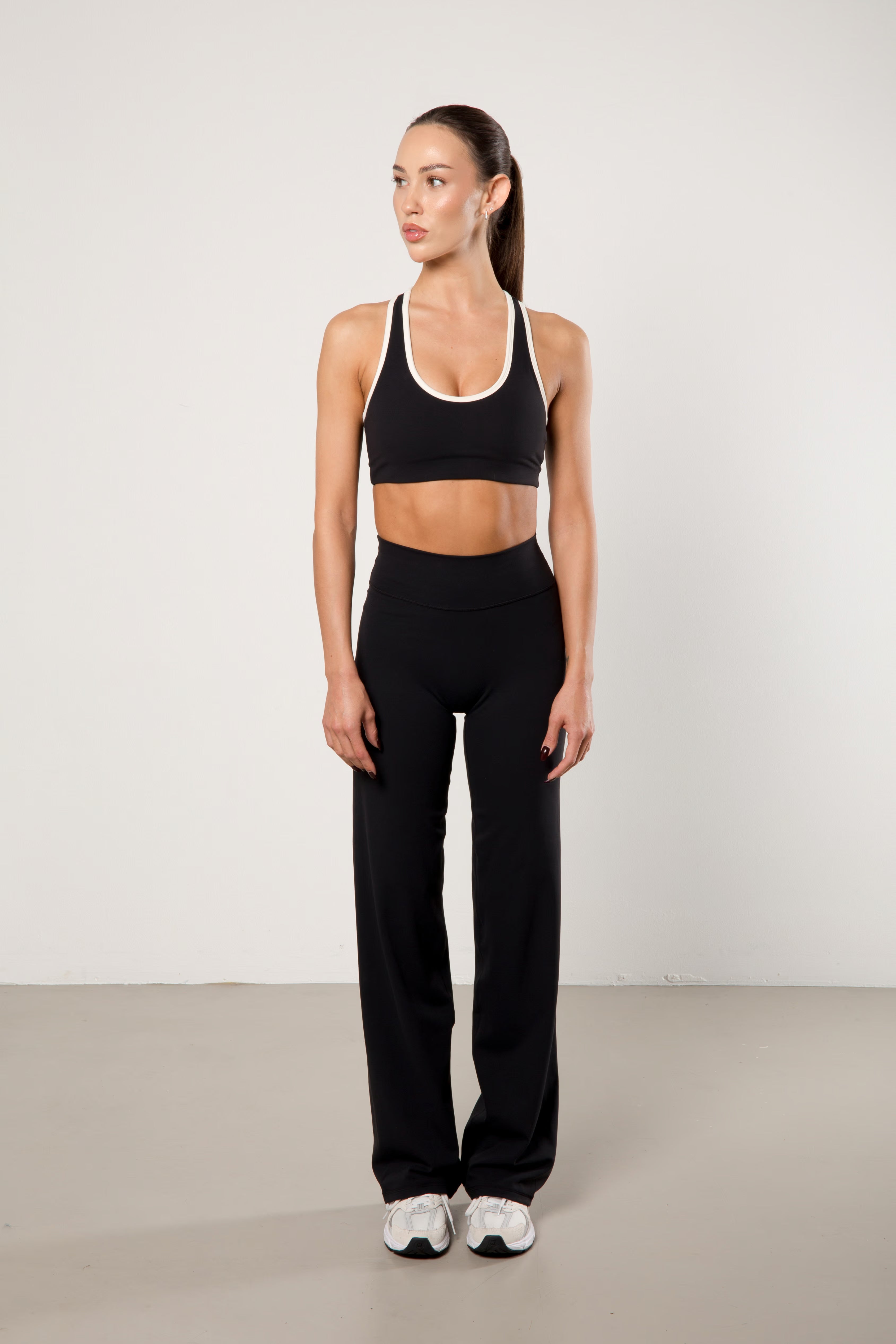 straight leg pants - black
